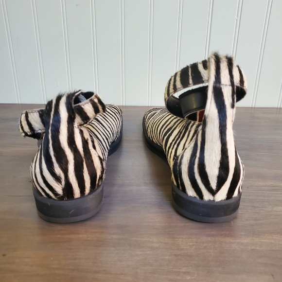 Zebra Flats Pony Hair Abstract Toe Ankle Strap Unique Art to Wear - Picture 6 of 13